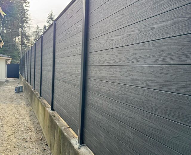 composite fencing contractor
